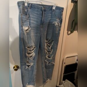 American Eagle Outfitters Light Blue Ripped Curvy Mom Jeans